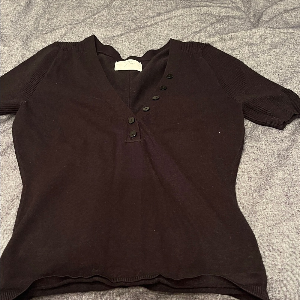 Chic Black V-Neck Cardigan with Buttons